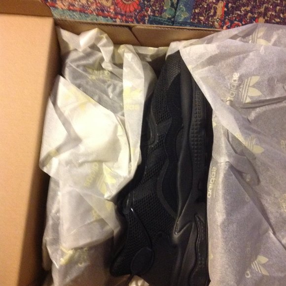 Adidas Men's Ozweego Black Sneakers - 11.5 - New in Box - Picture 9 of 12